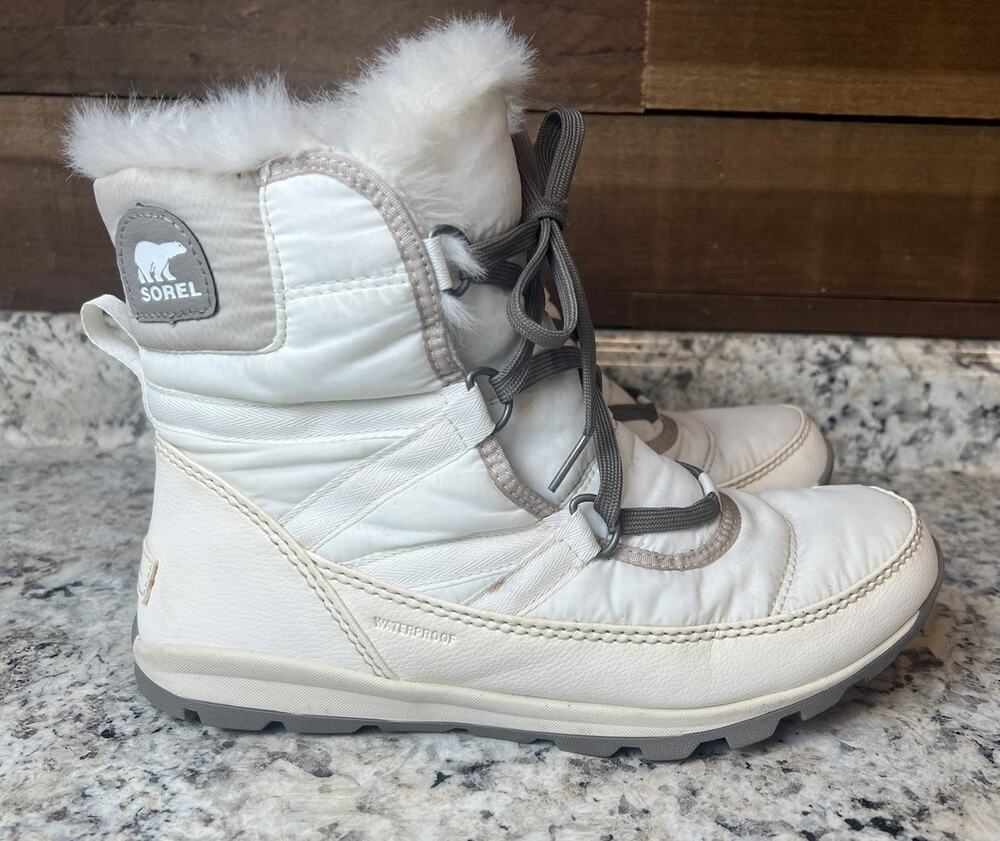 Sorel Whitney Short Lace snow boots Women’s size 9.5 Waterproof Winter faux fur